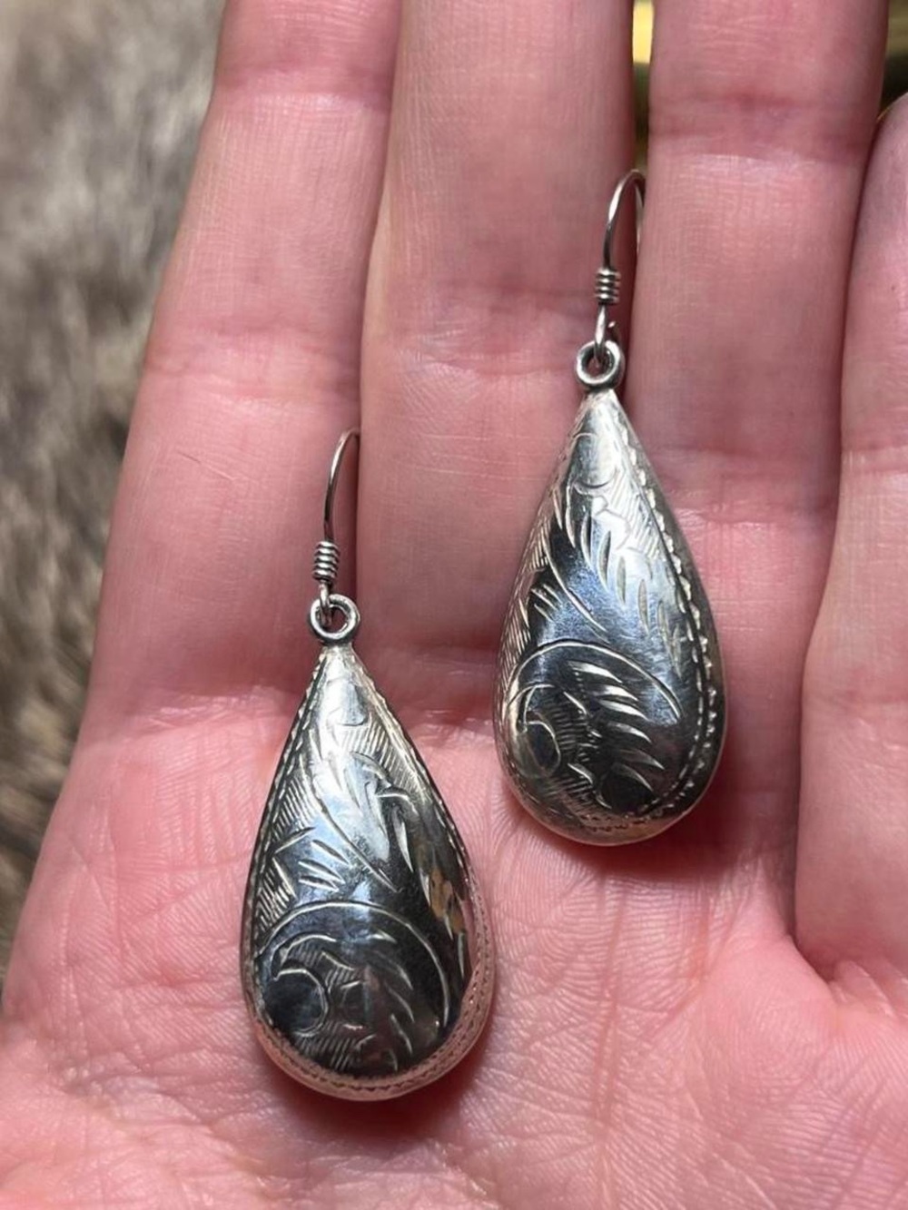 Vintage sterling silver engraved/etched hollow drop earrings